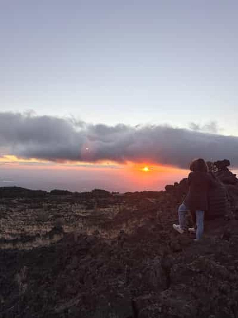 Billet Catane : excursion en Jeep au coucher du soleil sur l'Etna et dans les grottes de lave