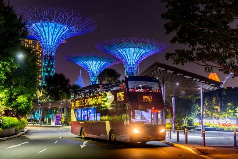 Billet Singapour : visite de nuit en Big Bus à toit ouvert avec guide