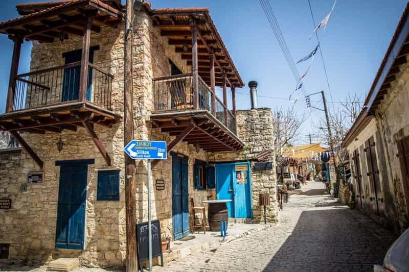 Billet DEPUIS PAPHOS : le charme des authentiques Troodos en Jeep 4x4