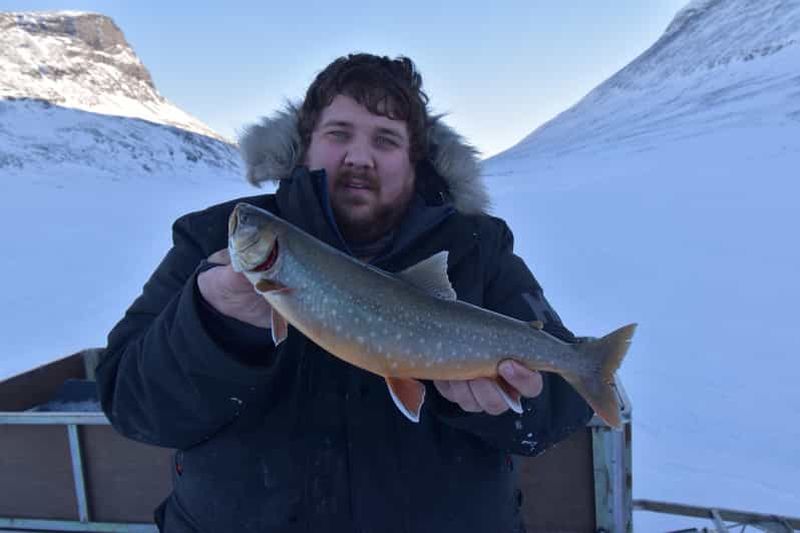 Billet Abisko : Expérience de pêche sur glace