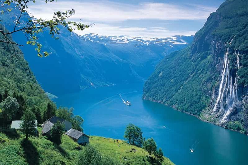 Billet Sortie en bateau d'Ålesund au fjord de Geiranger avec visite en bus