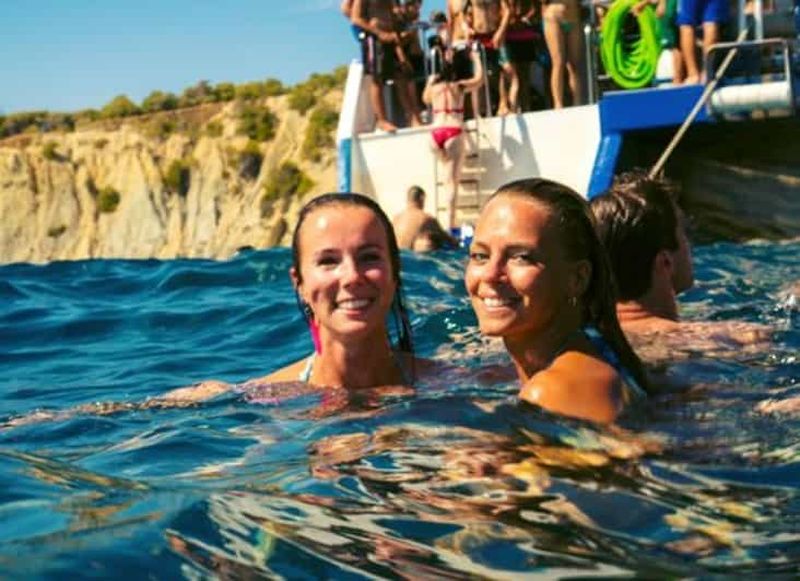 Billet Barcelone : collation, baignade et fête sur un bateau