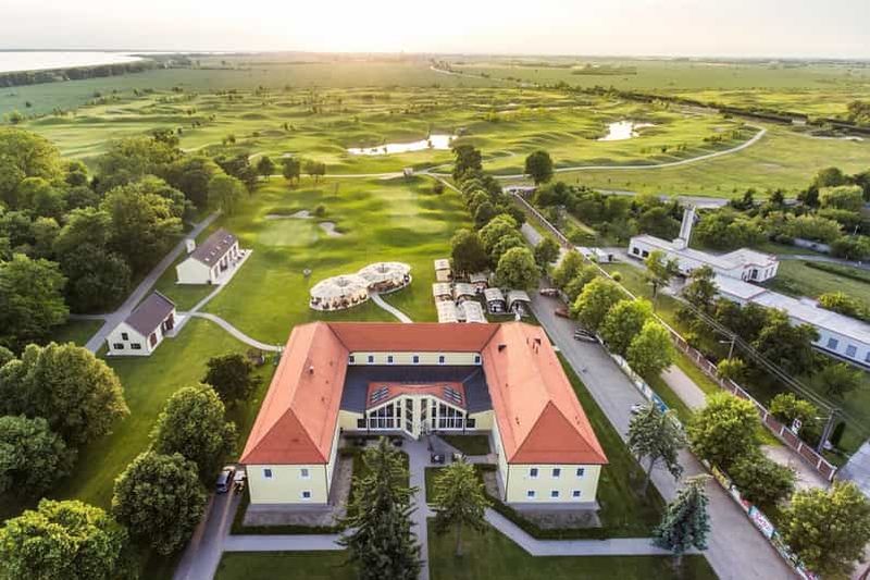 Billet Depuis Bratislava : Jouez au golf en Slovaquie - tout compris :)
