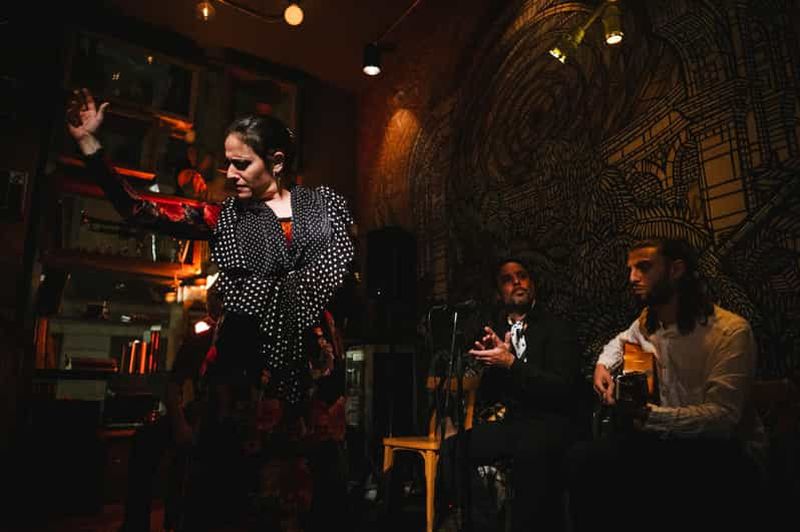 Billet Barcelone : dîner avec spectacle de flamenco, chant et danse authentiques