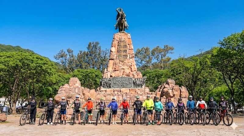 Billet Salta : visite guidée de la ville à vélo avec un guide de la région