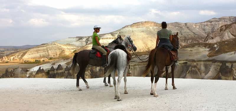 Billet Cappadoce : balade à cheval à Göreme, cheminées de fées avec transfert