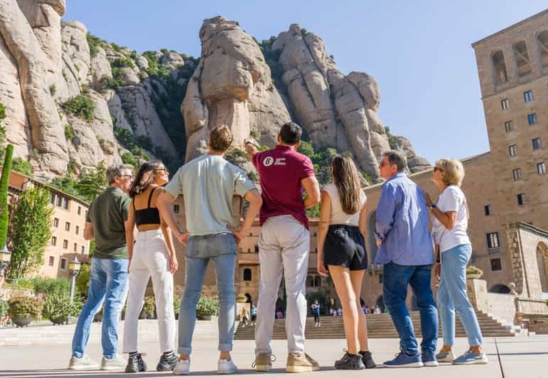 Billet Depuis Barcelone : visite guidée de Montserrat en petit groupe