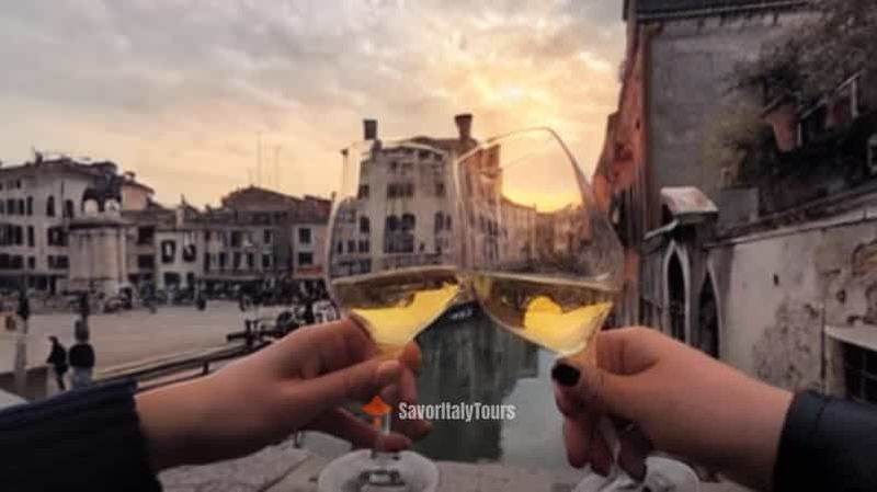 Billet Venise : visite à pied au coucher du soleil avec dégustations gastronomiques et œnologiques