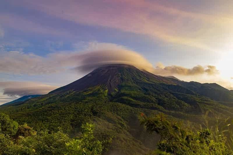 Billet Yogyakarta : lever du soleil à Turgo, tubing à Pindul et plage de Timang