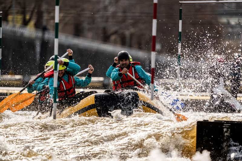 Billet PRAGUE : rafting en eaux vives directement dans le centre-ville de Prague