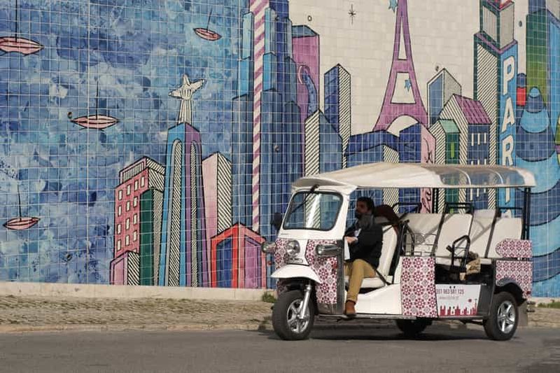Billet Lisbonne : visite de 3 heures en tuk-tuk sur le thème du street art