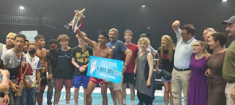 Billet Assistez à un combat de boxe thaï en direct avec des bières gratuites et une place au premier rang