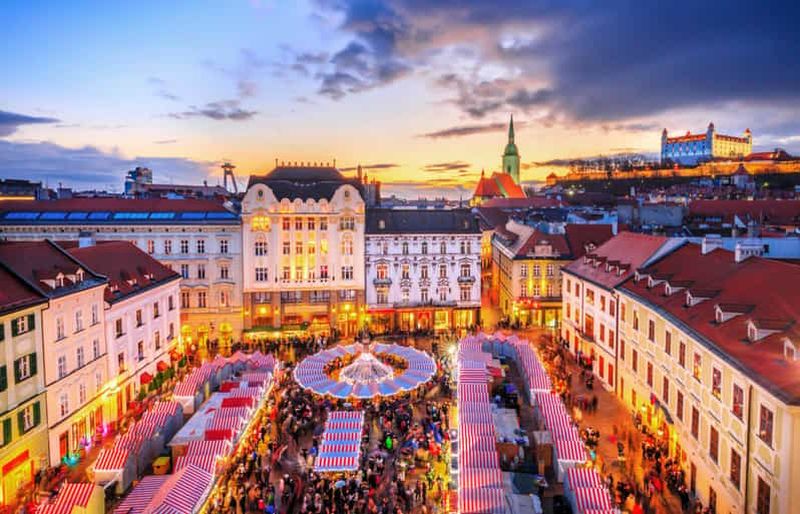Billet Depuis Vienne : visite guidée des marchés de Noël de Bratislava