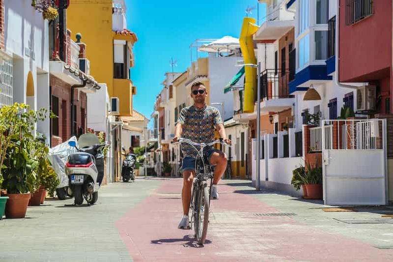 Billet Malaga : visite en vélo électrique de la colline du château et du village de pêcheurs
