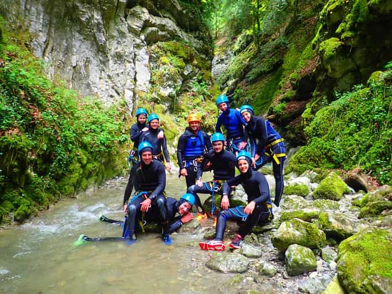 Billet Talloires : expérience guidée de canyoning dans le canyon d'Angon