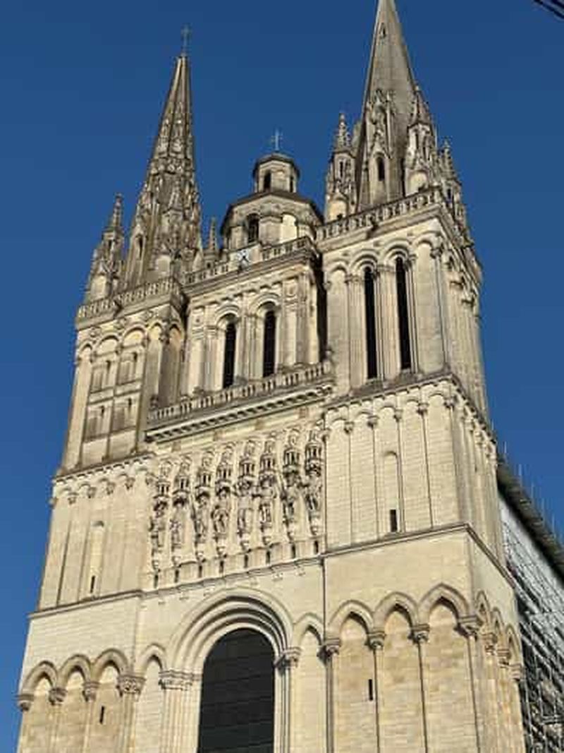 Billet Les incontournables d'Angers : château d'Angers, tapisserie et dégustation de vin