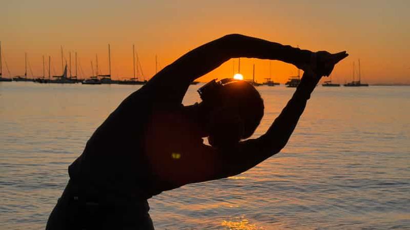 Billet Corralejo : expérience matinale de yoga silencieux en extérieur