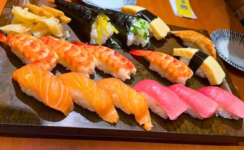 Billet Tokyo Ueno : visite culinaire, sushis, ramens et spécialités locales