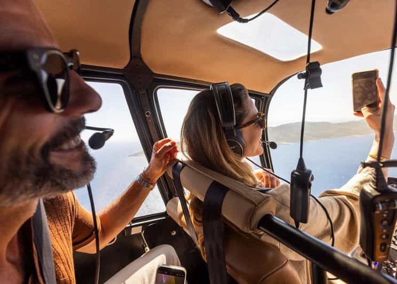 Billet Admirez le coucher de soleil de Santorin en hélicoptère