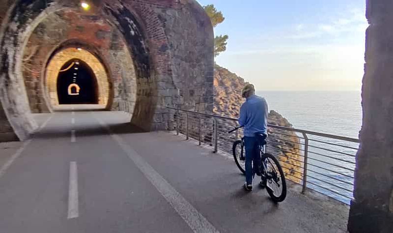 Billet Levanto : Visite guidée en E-Bike à Framura avec Vin et Focaccia