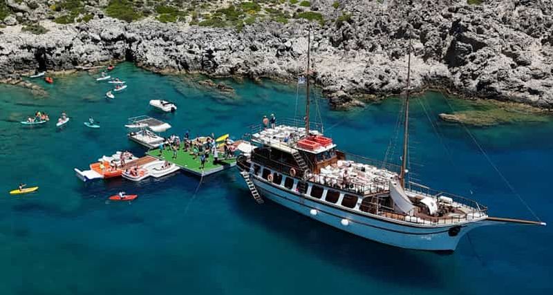 Billet Rhodes : Excursion en goélette avec repas, boissons, SUP, kayak et baignade