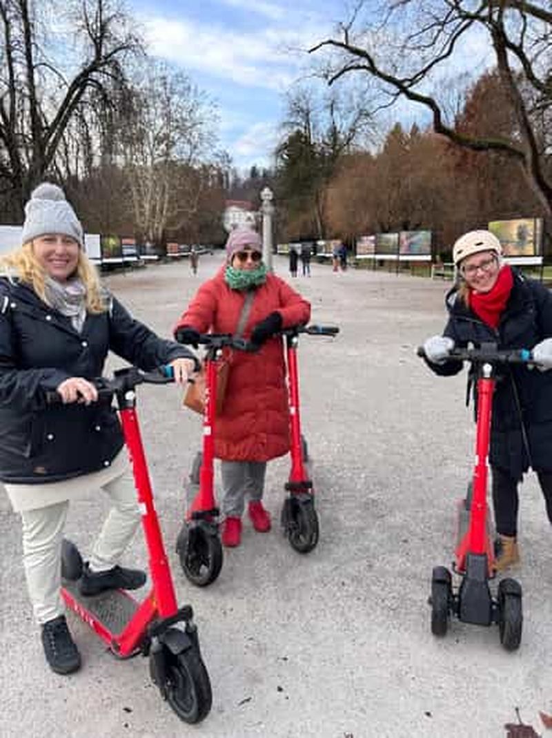 Billet Ljubljana : visite en trottinette électrique avec un guide de la région