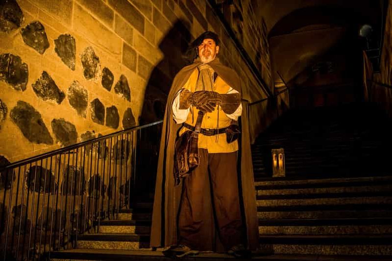 Billet Cologne : visite guidée à pied de la vieille ville avec le veilleur de nuit