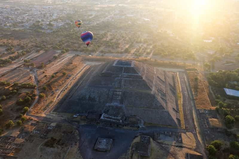 Billet CDMX : Survoler les impressionnantes pyramides de Teotihuacan en montgolfière