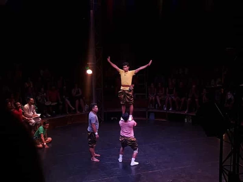 Billet Siem Reap : Billets pour le cirque Phare avec transfert en Tuk Tuk