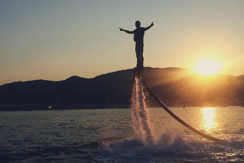 Billet Costa degli Aranci : leçon de flyboard à Isca Marina