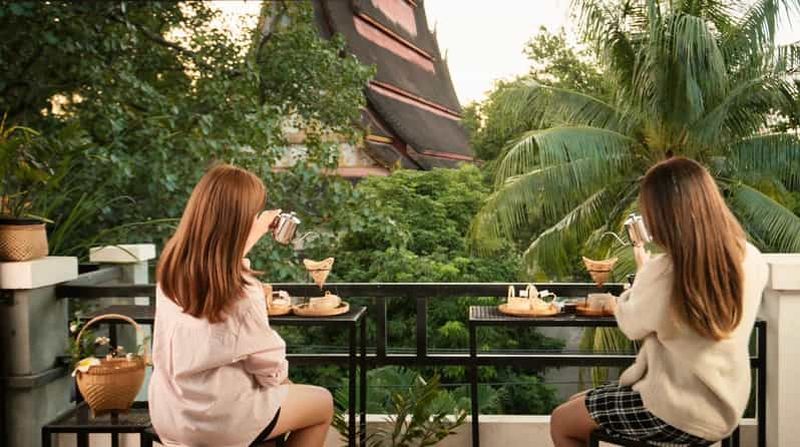 Billet Vientiane : café filtre en bambou avec vue sur le temple