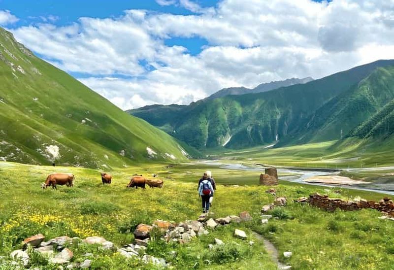 Billet Tbilissi : Kazbegi Gudauri Ananuri et Truso Adventure en 4x4