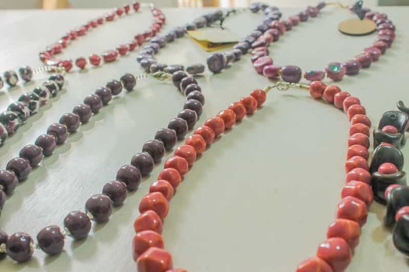 Billet Nairobi : Atelier de fabrication de bijoux en céramique Ajabu Beads