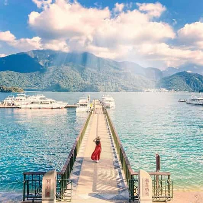 Billet Depuis Taipei ou Taichung : excursion d'une journée au lac Sun Moon et tour en bateau