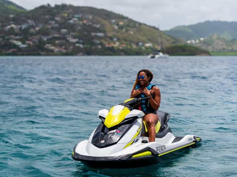 Billet Martinique: 1h de randonnée jet-ski dans les baies du Marin