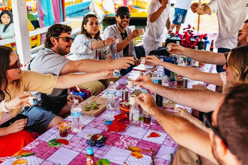 Billet Xochimilco : visite en bateau traditionnel, culture et plaisir.