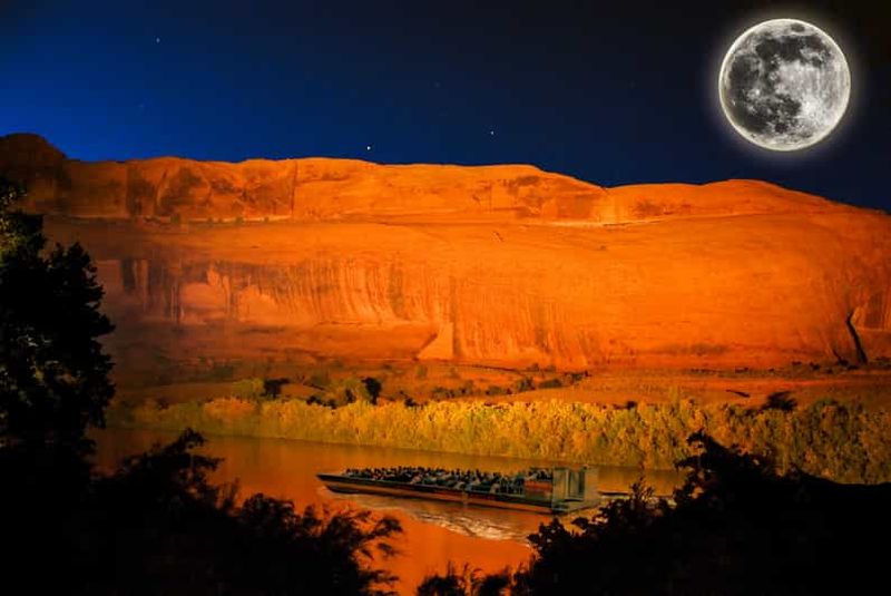 Billet Moab : dîner-croisière sur le fleuve Colorado avec musique et spectacle son et lumière