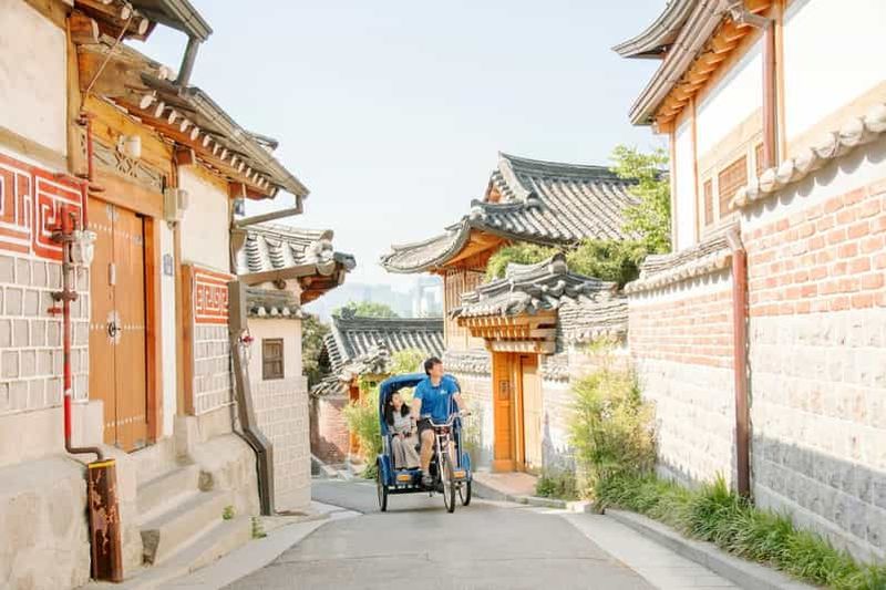 Billet Séoul : visite privée en vélo-taxi au village de Bukchon Anguk Hanok