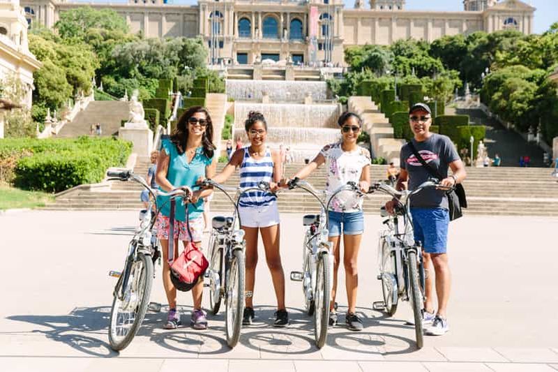 Billet Barcelone : visite guidée des temps forts à vélo ou à vélo électrique (3 heures)