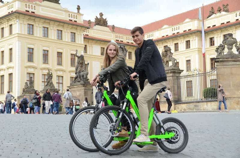 Billet Grand tour de Prague en scooter électrique et vélo électrique