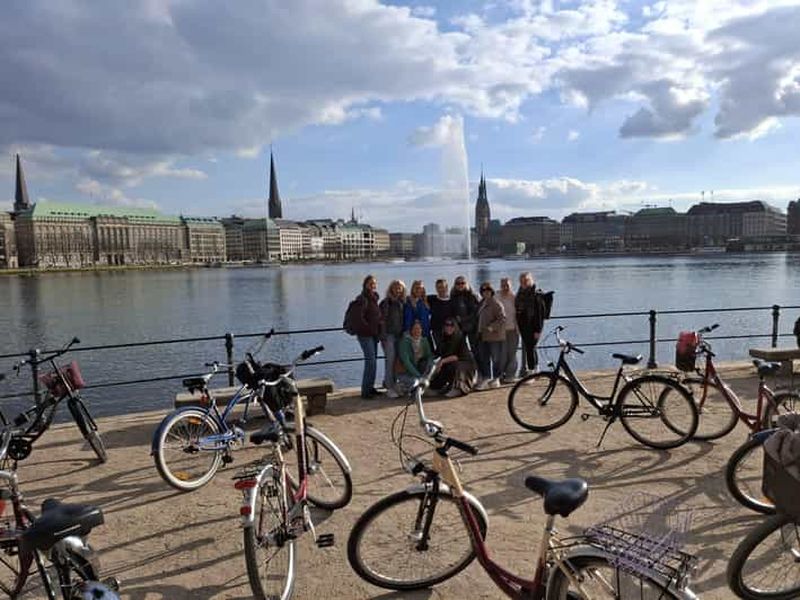 Billet Hambourg : visite citadine à vélo avec Elbphilharmonie, vélo inclus