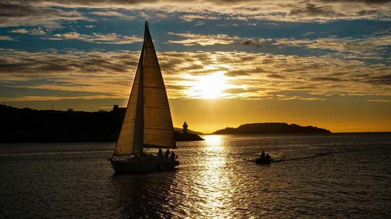 Billet Catane : apéritif en voilier au coucher du soleil le long de la côte