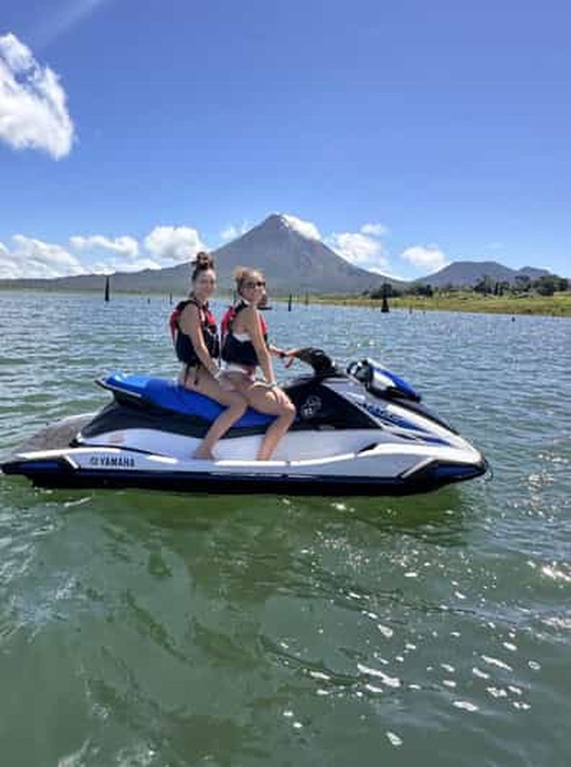 Billet Aventure en jet ski sur le lac Arenal avec vue sur le volcan