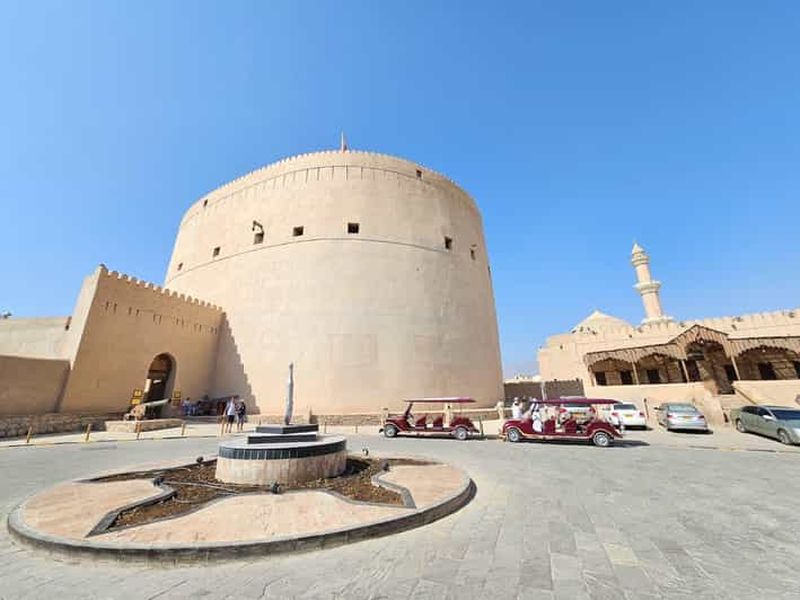 Billet Mascate : excursion d'une journée au souk de Fanja, au fort de Nizwa et au souk de Nizwa