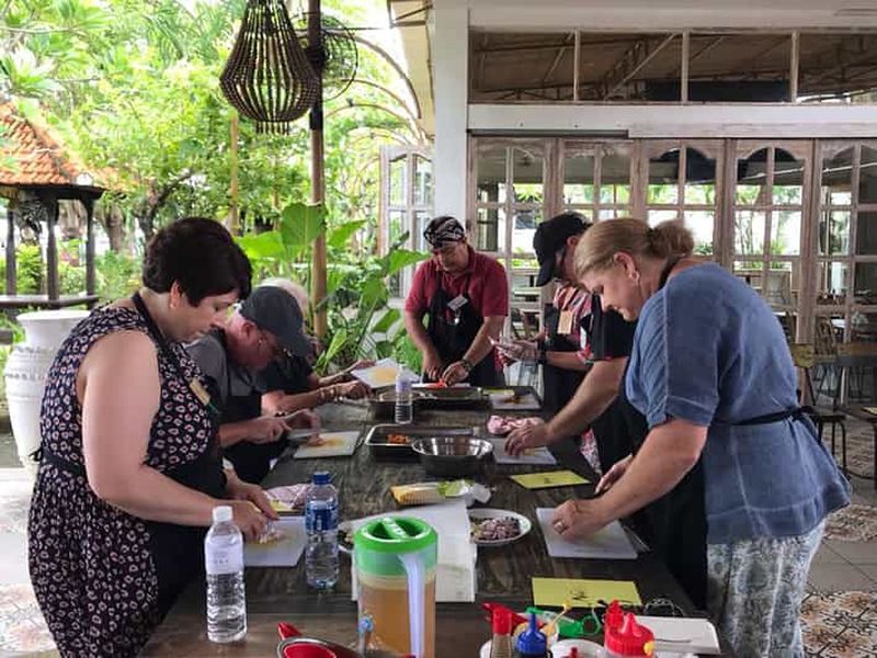 Billet Seminyak : Cours de cuisine balinaise et visite du marché
