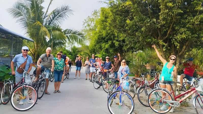 Billet Premium Can Tho Floating Market and Rural Cycling Tour (marché flottant de Can Tho et randonnée cycliste en milieu rural)