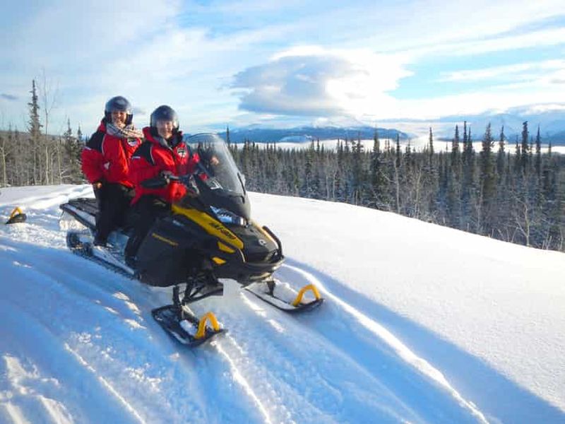 Billet Yukon : excursion d'une demi-journée en motoneige
