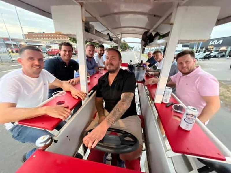 Billet Cardiff : visite en vélo festif avec boissons et musique