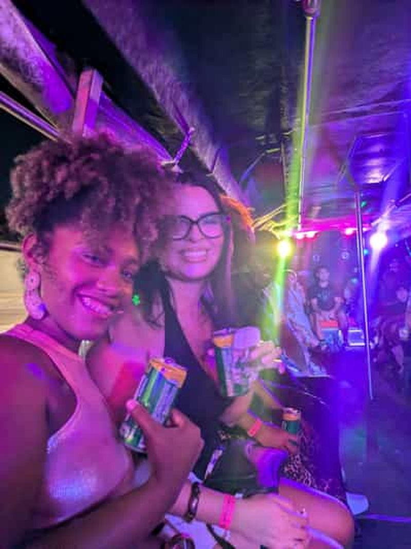 Billet Carthagène : Chiva Party Bus, dîner, cours de danse et boîte de nuit