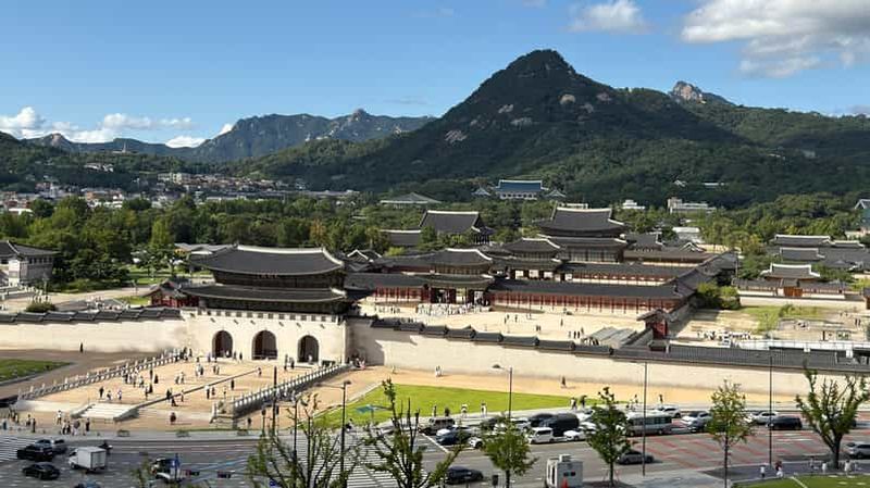 Billet Séoul : Hanbok, palais de Gyeongbokgung et promenade photo à Bukchon